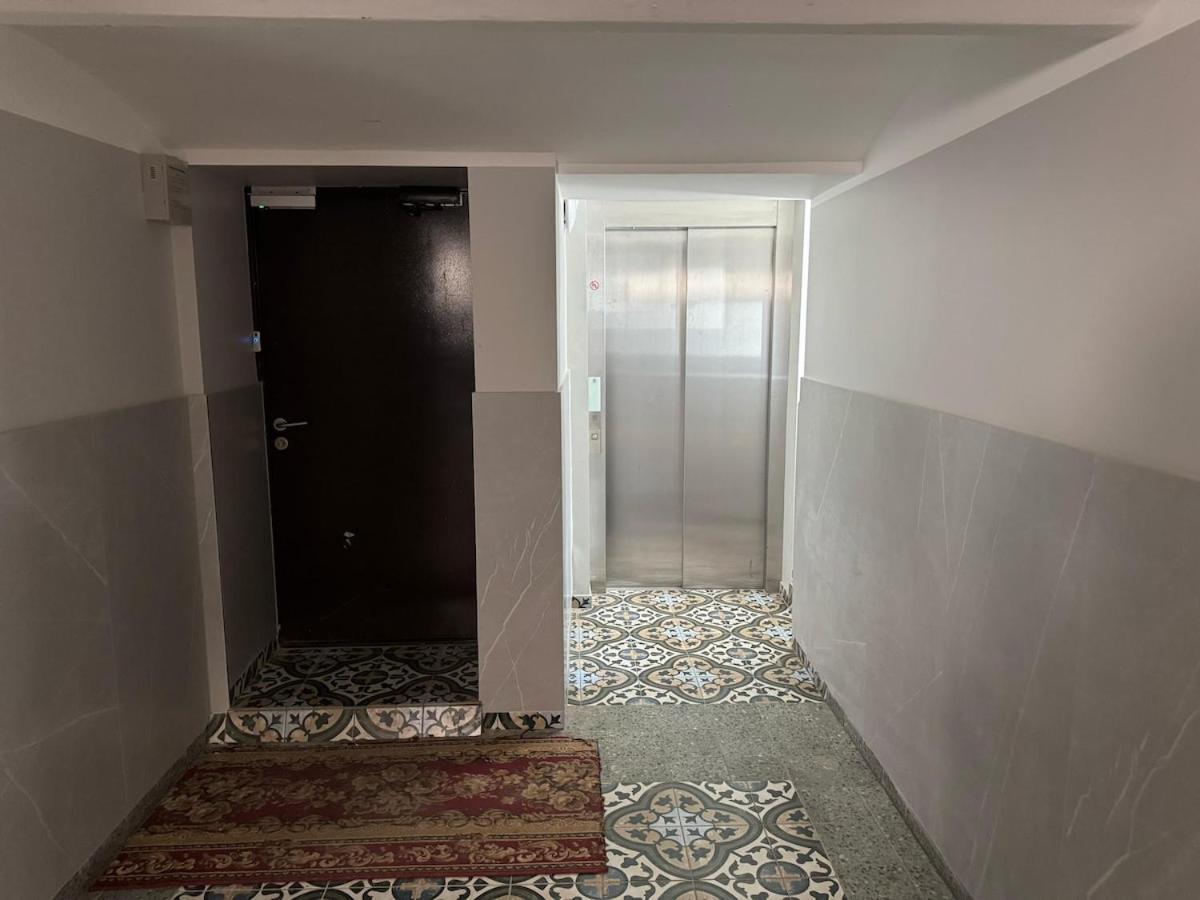 Center Gem - Perfect Location! Апартаменты *